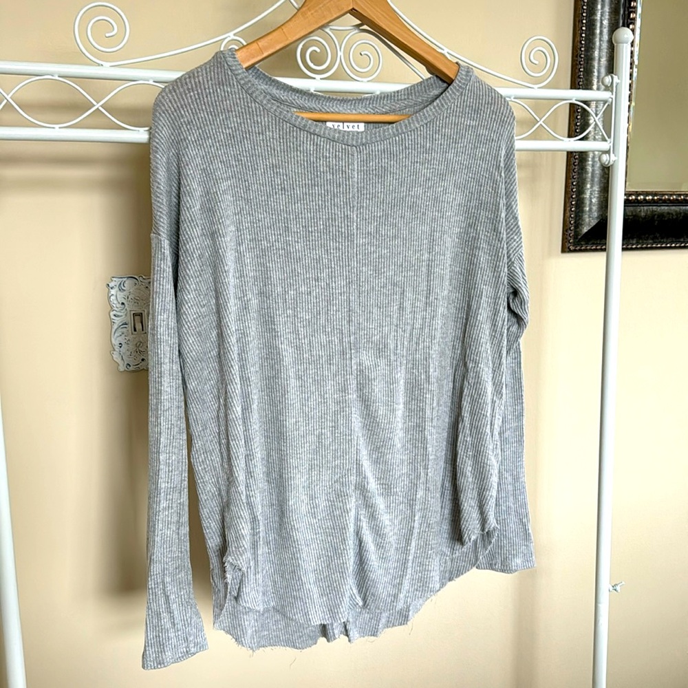 Velvet by Graham and Spencer flowy grey ribbed long sleeve tunic shirt